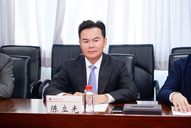 副校长邹美帅